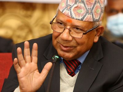 माधवलाई प्रधानमन्त्रीको अफर माधवलाई प्रधानमन्त्रीको अफर