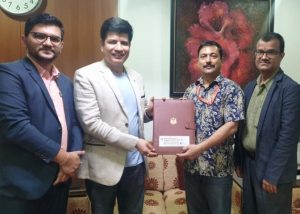 महालक्ष्मी विकास बैंक  र ई सेवा मनी ट्रान्सफर प्रा. लि. बिच समझदारी पत्रमा हस्ताक्षर