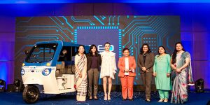महिन्द्राद्वारा ट्रियो इलेक्ट्रिक अटो सार्वजनिक
