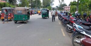 सरकारी भरतपुर अस्पतालको जग्गा बाँडेर सकिएपछि पार्किङ अभाव सरकारी भरतपुर अस्पतालको जग्गा बाँडेर सकिएपछि पार्किङ अभाव