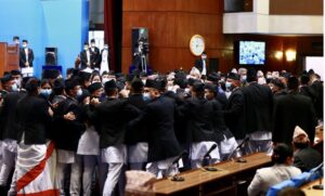 सरकार र प्रतिपक्षी आ–आफ्नै अडानमाः पटक–पटक संसद अवरोध हुँदा जनताका जनजीविकाका विषय ओझेलमा सरकार र प्रतिपक्षी आ–आफ्नै अडानमाः पटक–पटक संसद अवरोध हुँदा जनताका जनजीविकाका विषय ओझेलमा