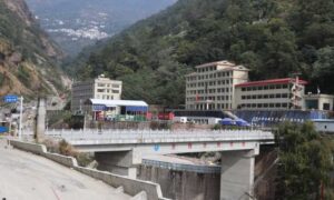चीनबाट आयात हुने सामग्री नाकाबाट सहज रुपमा भित्रन नसकेको व्यवसायीको गुनासो चीनबाट आयात हुने सामग्री नाकाबाट सहज रुपमा भित्रन नसकेको व्यवसायीको गुनासो