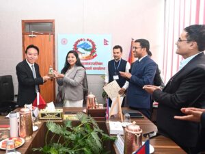 उपप्रमुख डंगोलसँग ल्हासा नगरका प्रतिनिधि मण्डलको भेट