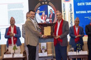 हिमालयन डिस्टिलरी सर्वोत्कृष्ट गोल्ड पुरस्कारबाट सम्मानित हिमालयन डिस्टिलरी सर्वोत्कृष्ट गोल्ड पुरस्कारबाट सम्मानित