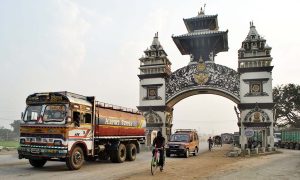वीरगञ्ज नाकाबाट १० महिनामा एक खर्ब ५५ अर्बको पेट्रोलियम पदार्थ आयात