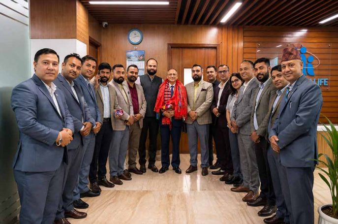 हिमालयन लाइफ इन्स्योरेन्सका निमित्त सीईओ अमात्यले गरे पदभार ग्रहण