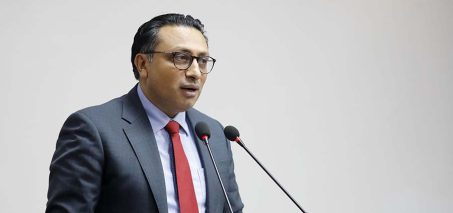 ढुक्क भएर लगानी विस्तार गर्न उद्योगी–व्यवसायीहरूलाई अर्थमन्त्रीको आग्रह