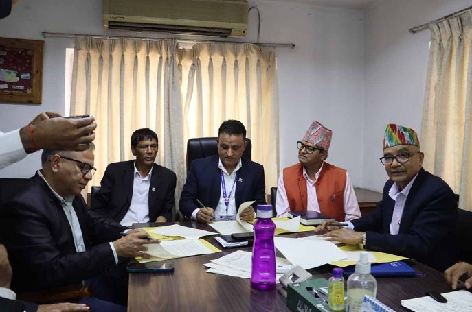 साना किसानको दैनिक ६० हजारभन्दा बढी दूध किन्दै डिडिसी : त्रिपक्षीय सम्झौता सम्पन्न