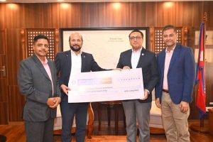 लुम्बिनी विकास बैंकद्वारा प्रधानमन्त्री दैवी प्रकोप उद्धार कोषमा २५ लाख सहयोग