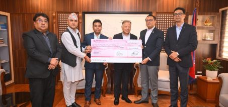 प्राइम कमर्सियल बैंकद्वारा प्रधानमन्त्री दैवी प्रकोप उद्दार कोषमा ३ करोड १ लाख सहयोग प्राइम कमर्सियल बैंकद्वारा प्रधानमन्त्री दैवी प्रकोप उद्दार कोषमा ३ करोड १ लाख सहयोग