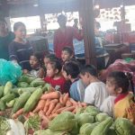 तरकारी बजारमा नानीबाबुहरूको रमाइलो सिकाइ यात्रा (फोटो फिचर)